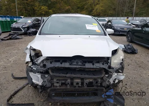 2013 Ford Focus St z USA, uszkodzony, nr VIN 1FADP3L96DL360733